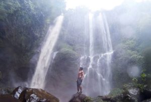 Air Terjun Gerombong Lemukih