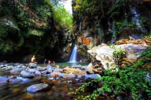 Air Terjun Tembok Barak Sambangan