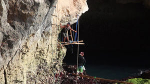 Batu Melawang Nusa Ceningan