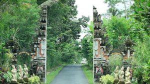 Candi Bentar Ikonik di Bali