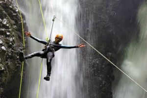 Canyoning di Air Terjun Gitgit