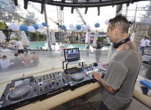 Kafe Cocoon Beach Club