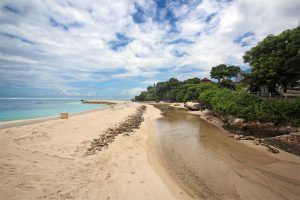 Keindahan Pantai Geger Nusa Dua