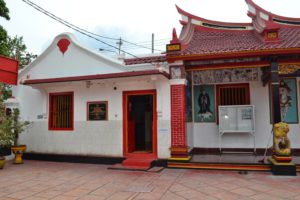 Klenteng Ling Gwan Kiong Singaraja