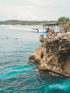 Mahana Point Cliff Jump Nusa Lembongan Aman