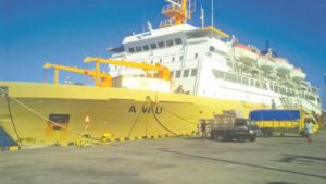 Naik Kapal Pelni KM Awu