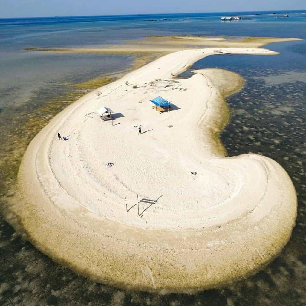Pantai Gili Putih Sumberkima