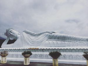 Patung Budha Tidur Vihara Dharma Giri