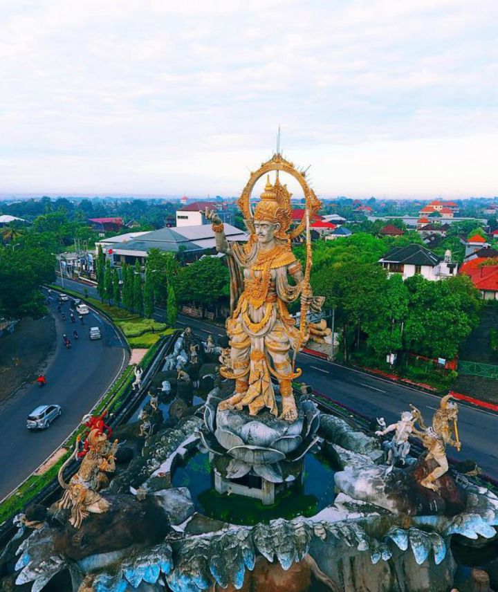 Patung Titi Banda Denpasar