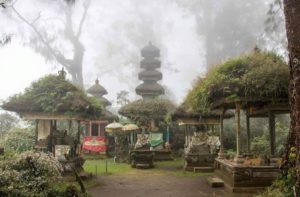 Pura Pucak Mangu Pelaga