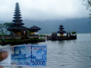 Pura Ulun Danu Bratan dalam uang pecahan 50 ribu rupiah
