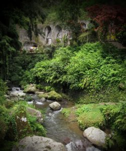river tubing Sungai Pakerisan