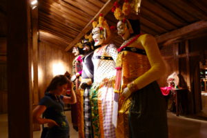 Rumah Topeng dan Wayang Setia Darma
