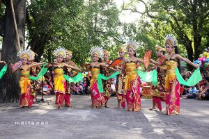 Tari Sanghyang Janger Maborbor