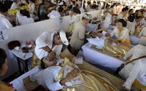 Tradisi Metatah Bali