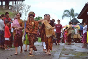 Tradisi Nikah Massal di Pengotan
