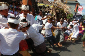 Tradisi Mbed-mbedan Desa Semate