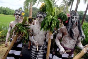 Upacara Ngedeblag di Bali