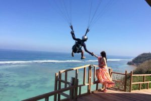 Wisata Paragliding Bukit Riug