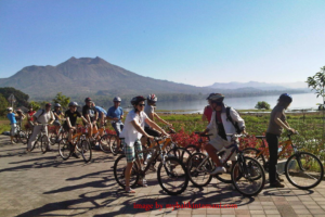 kedisan-village-cycling-canoeing