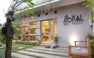 menginap di hostel bali