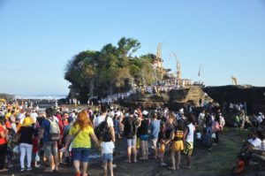 pujawali Pura Tanah Lot