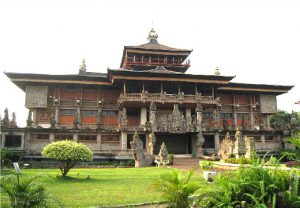 rumah adat bali