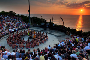 tari kecak uluwatu