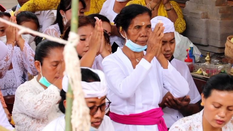 upacara ngenteg linggih