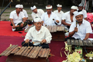 upacara tumpek krulut