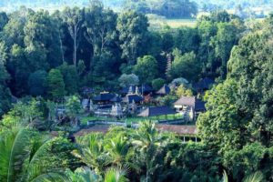 Pura Luhur Besi Kalung